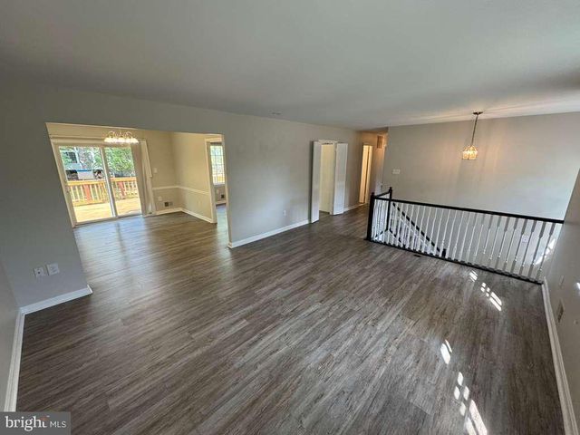 7918 EDINBURGH DR, Springfield, VA 22153