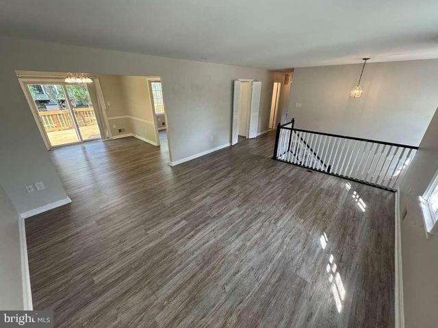 7918 EDINBURGH DR, Springfield, VA 22153