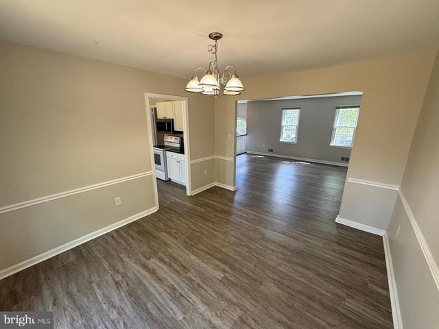 7918 EDINBURGH DR, Springfield, VA 22153