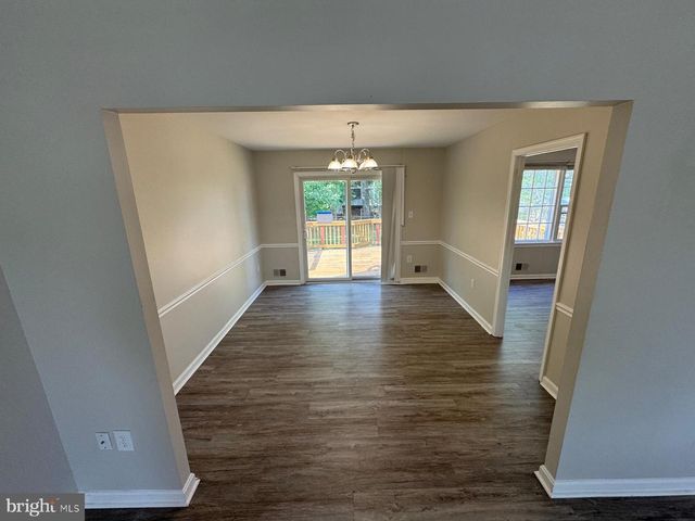 7918 EDINBURGH DR, Springfield, VA 22153