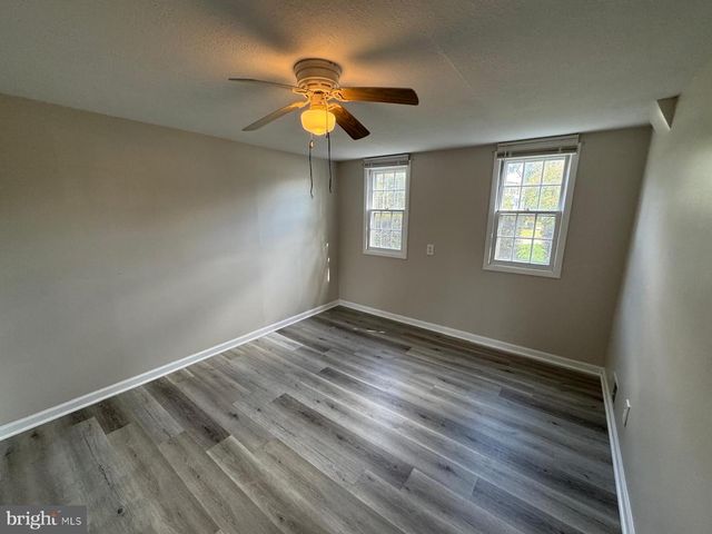 7918 EDINBURGH DR, Springfield, VA 22153