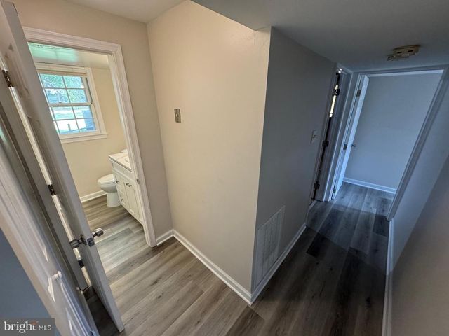 7918 EDINBURGH DR, Springfield, VA 22153