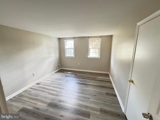 7918 EDINBURGH DR, Springfield, VA 22153