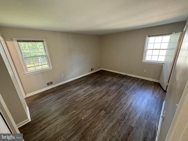 7918 EDINBURGH DR, Springfield, VA 22153