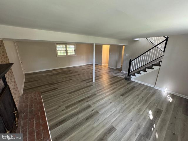 7918 EDINBURGH DR, Springfield, VA 22153