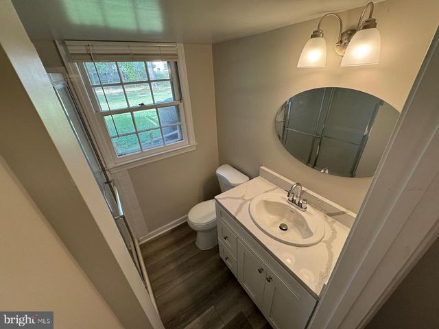 7918 EDINBURGH DR, Springfield, VA 22153