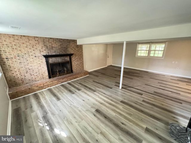 7918 EDINBURGH DR, Springfield, VA 22153