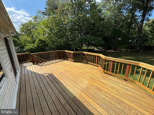 7918 EDINBURGH DR, Springfield, VA 22153