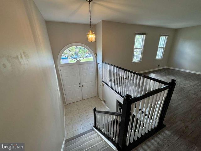 7918 EDINBURGH DR, Springfield, VA 22153