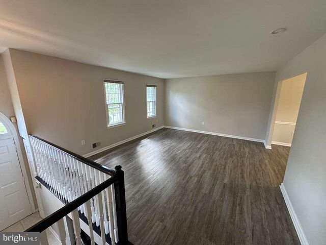 7918 EDINBURGH DR, Springfield, VA 22153