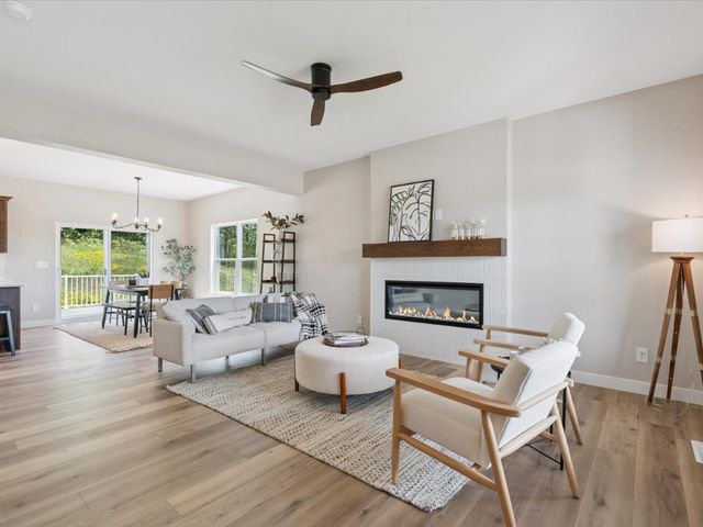 1172 Kona Circle, Coralville, IA 52241