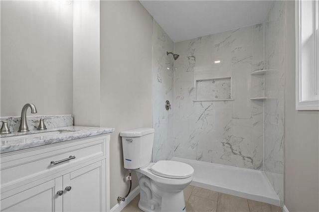 51 Arrowhead Lane, Portsmouth, RI 02871