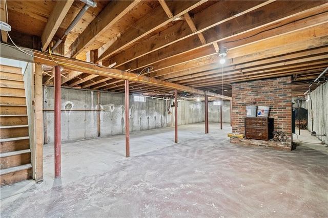 51 Arrowhead Lane, Portsmouth, RI 02871