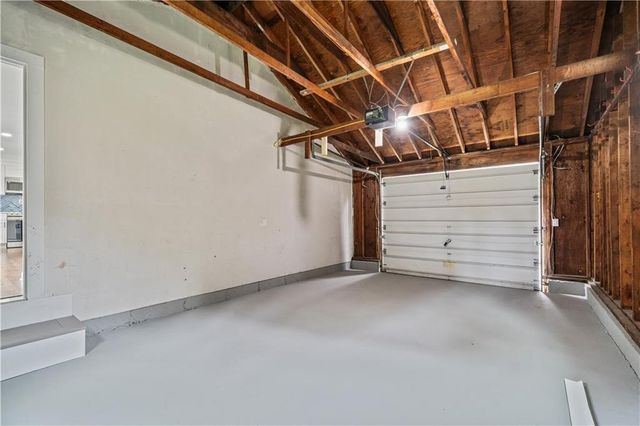 51 Arrowhead Lane, Portsmouth, RI 02871