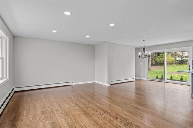 51 Arrowhead Lane, Portsmouth, RI 02871