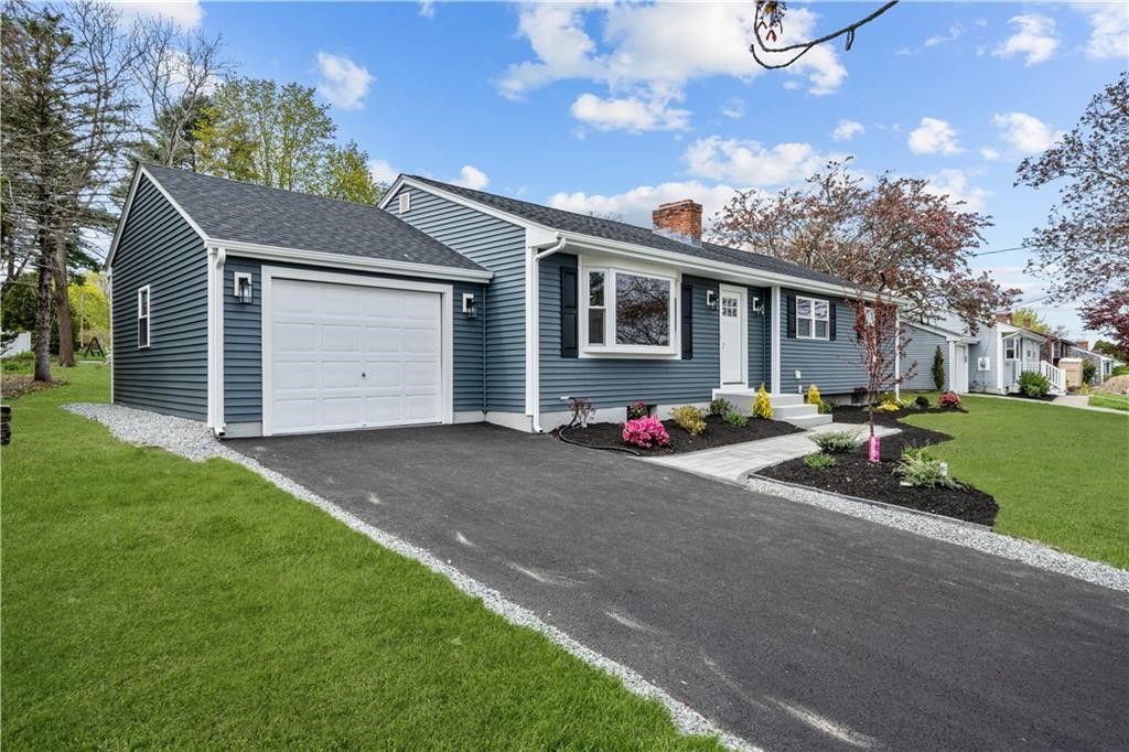 51 Arrowhead Lane, Portsmouth, RI 02871