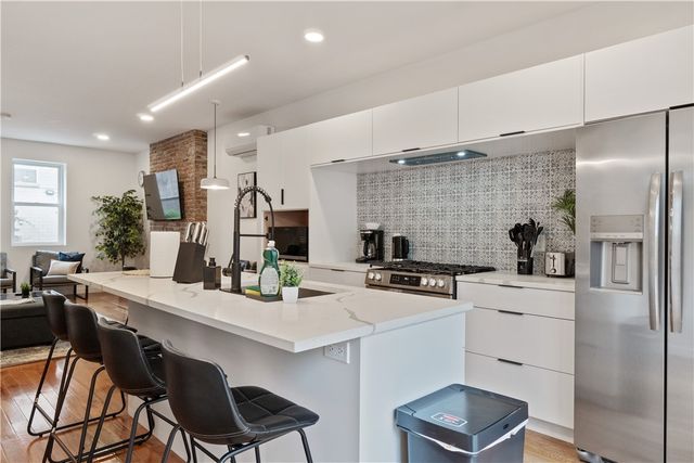 1240 Butterfield Way, Central North Side, PA 15212