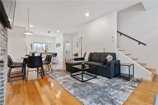 1240 Butterfield Way, Central North Side, PA 15212