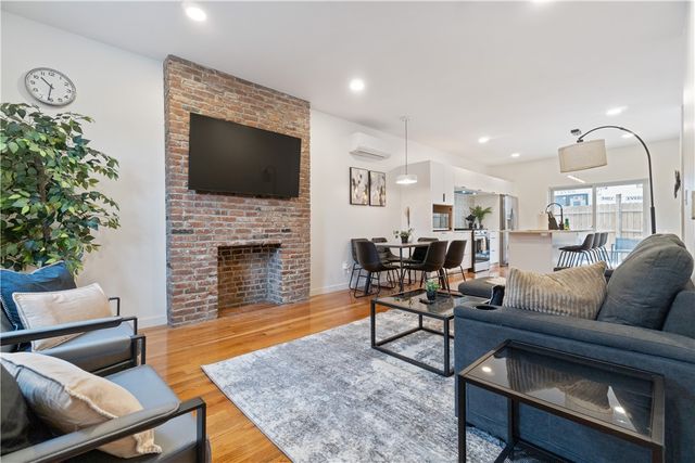 1240 Butterfield Way, Central North Side, PA 15212