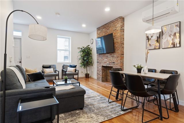 1240 Butterfield Way, Central North Side, PA 15212