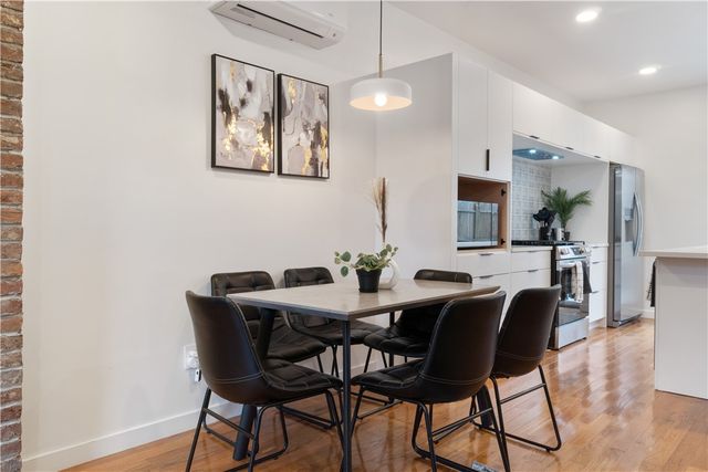 1240 Butterfield Way, Central North Side, PA 15212