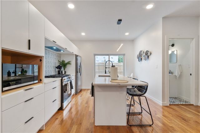 1240 Butterfield Way, Central North Side, PA 15212