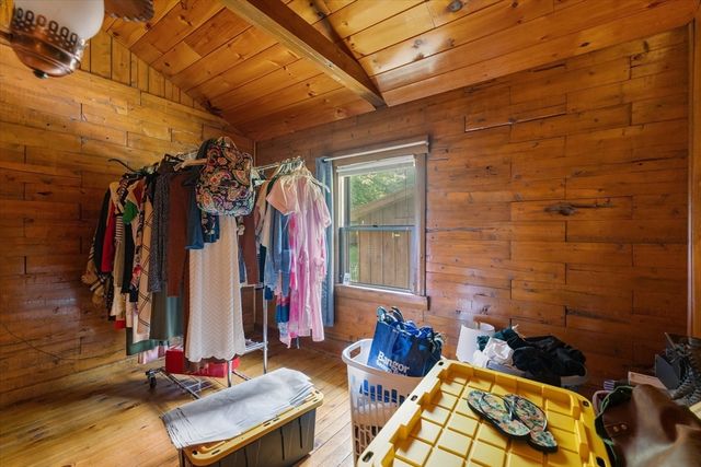 59 Shoreline Dr, West Brookfield, MA 01585