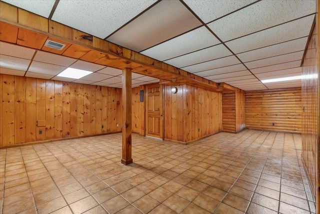59 Shoreline Dr, West Brookfield, MA 01585