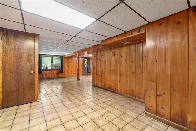 59 Shoreline Dr, West Brookfield, MA 01585