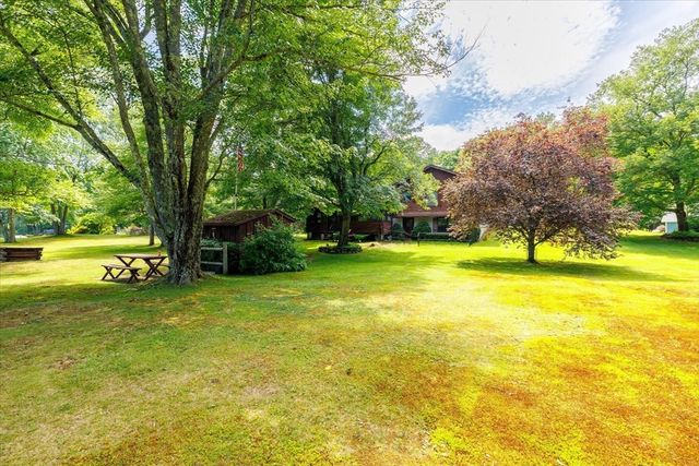 59 Shoreline Dr, West Brookfield, MA 01585