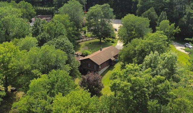 59 Shoreline Dr, West Brookfield, MA 01585