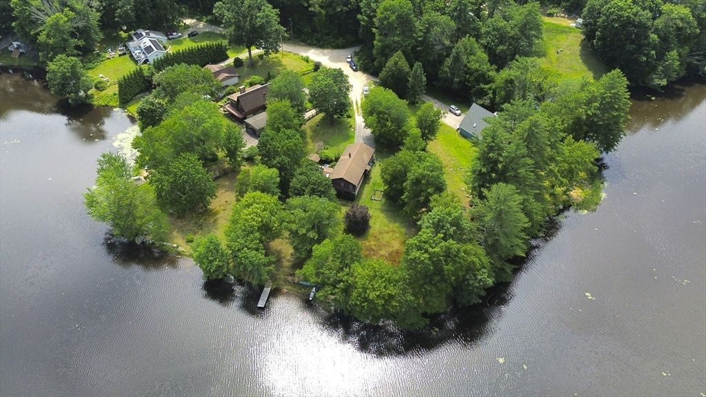 59 Shoreline Dr, West Brookfield, MA 01585