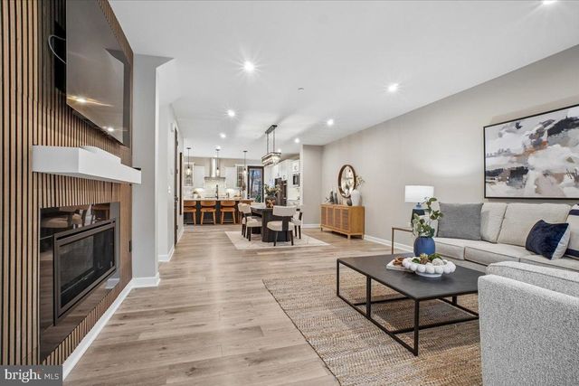 3799 RAINIER DR, Fairfax, VA 22033