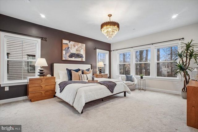 3799 RAINIER DR, Fairfax, VA 22033