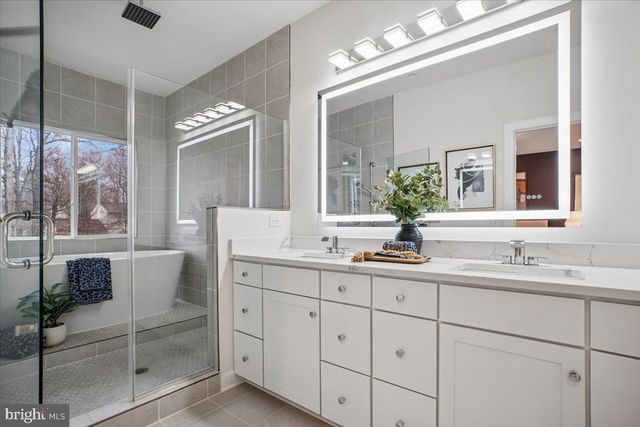 3799 RAINIER DR, Fairfax, VA 22033