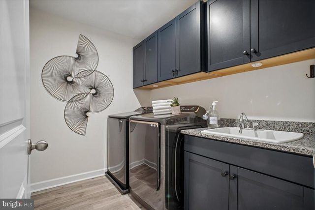 3799 RAINIER DR, Fairfax, VA 22033