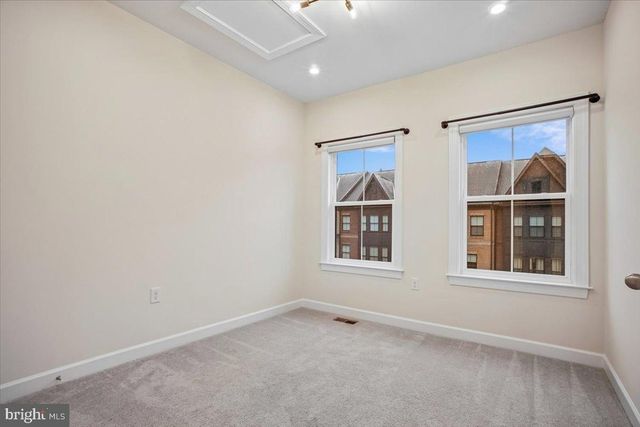 3799 RAINIER DR, Fairfax, VA 22033