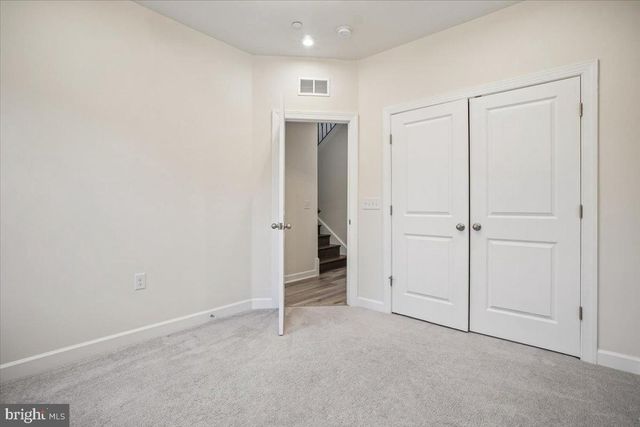 3799 RAINIER DR, Fairfax, VA 22033