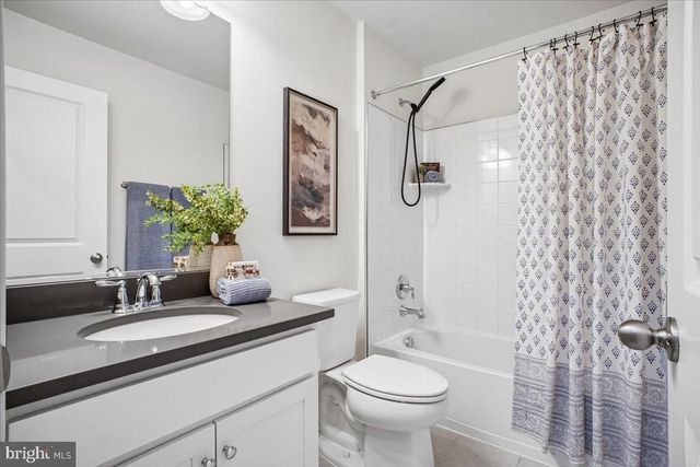 3799 RAINIER DR, Fairfax, VA 22033