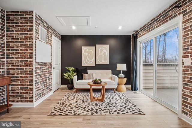 3799 RAINIER DR, Fairfax, VA 22033