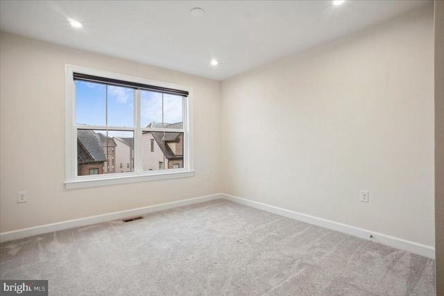 3799 RAINIER DR, Fairfax, VA 22033