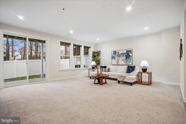 3799 RAINIER DR, Fairfax, VA 22033