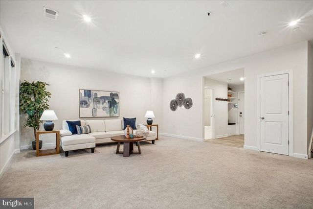 3799 RAINIER DR, Fairfax, VA 22033