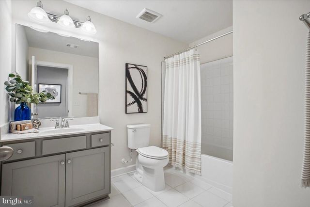 3799 RAINIER DR, Fairfax, VA 22033