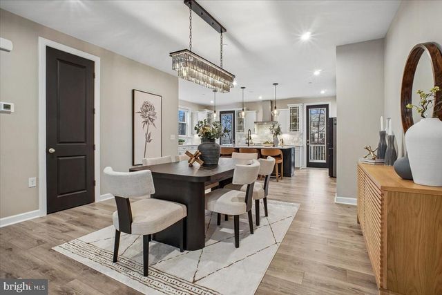 3799 RAINIER DR, Fairfax, VA 22033