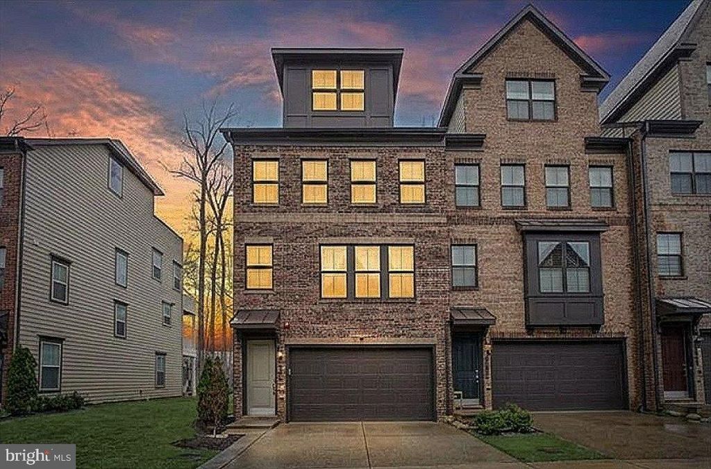 3799 RAINIER DR, Fairfax, VA 22033