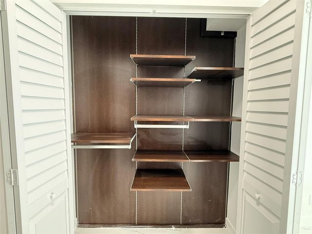 560 S S Park 26-7, Hollywood, FL 33021