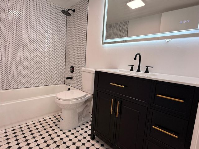 560 S S Park 26-7, Hollywood, FL 33021