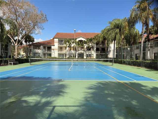 560 S S Park 26-7, Hollywood, FL 33021