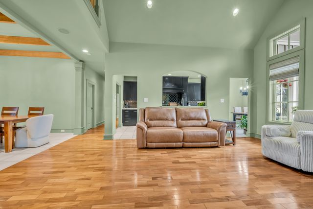 2080 Nashville Hwy, Columbia, TN 38401